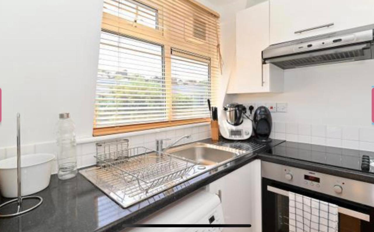 Apartament Bright 1 Bedroom Londra