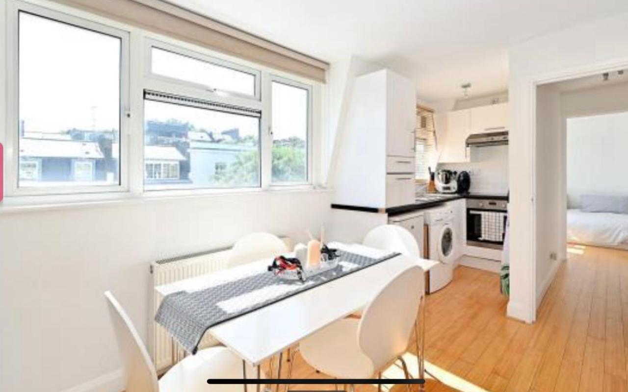 Bright 1 Bedroom Londra