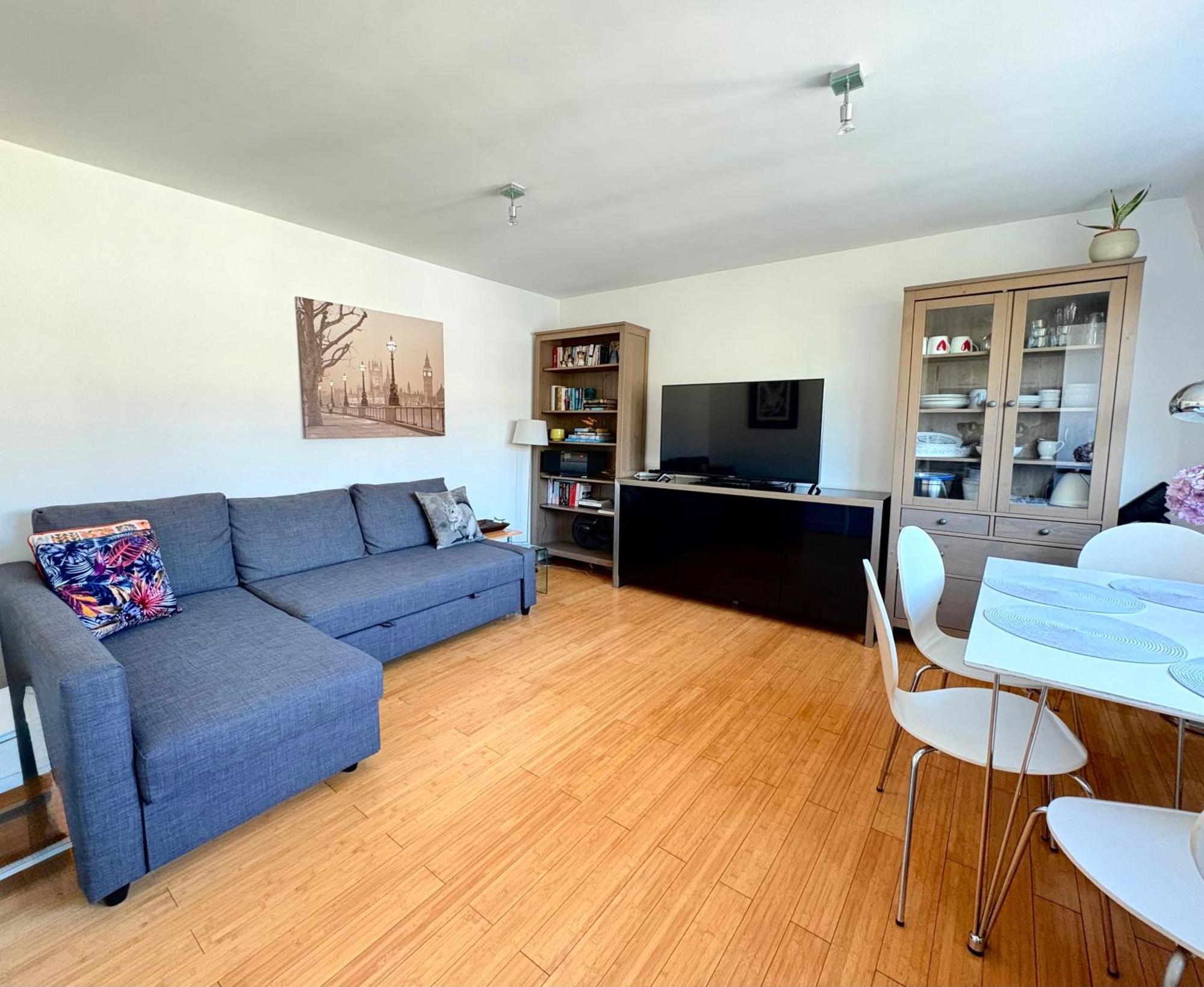 Bright 1 Bedroom Londra